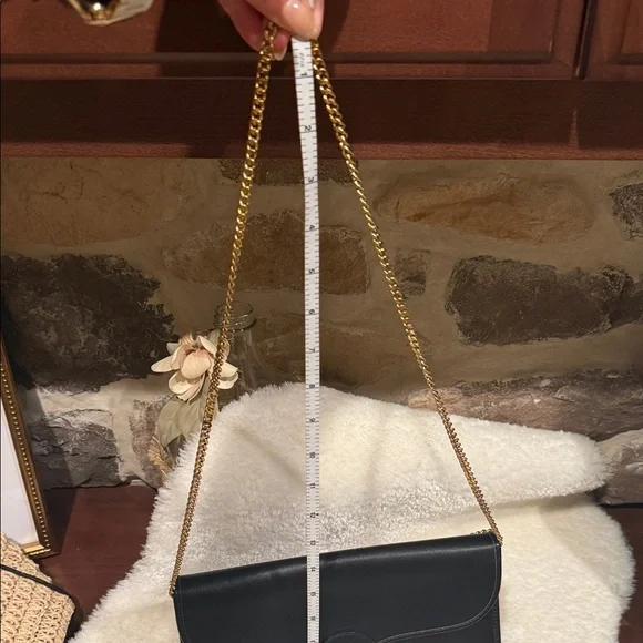 Dior Vintage Elegant Black Leather Shoulder Bag EXCELLENT